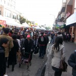 The street festival on February 3 in Oakland Chinatown is crowded. Photo: Jian Di Liang. Oakland Voices, 2012.